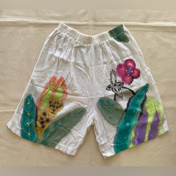 Valerie Lynn Artwear Pants - Valerie Lynn Designer Artwear White Shorts Animal Floral Painted Vintage 80s OS